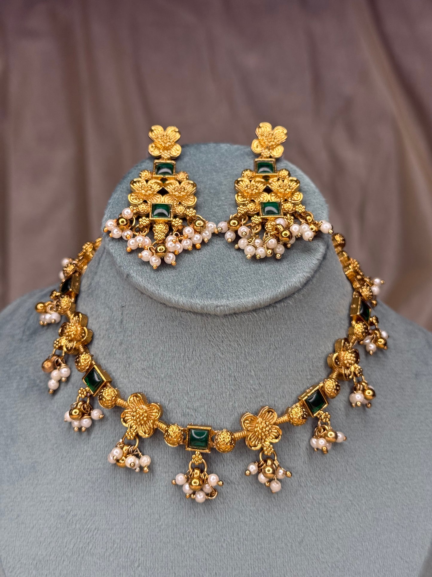 Green Flower Neckset Onam - TE502