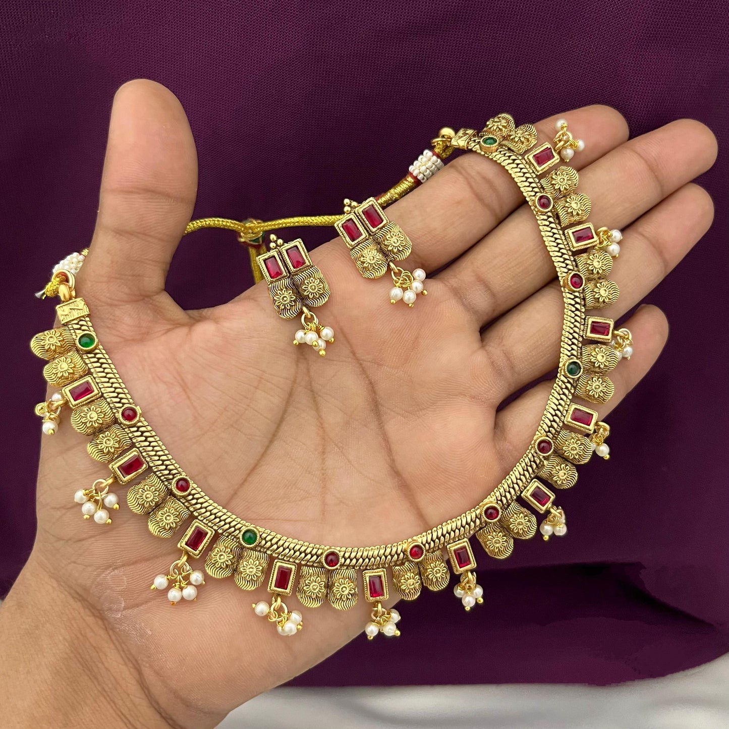 Premium quality stoned necklace