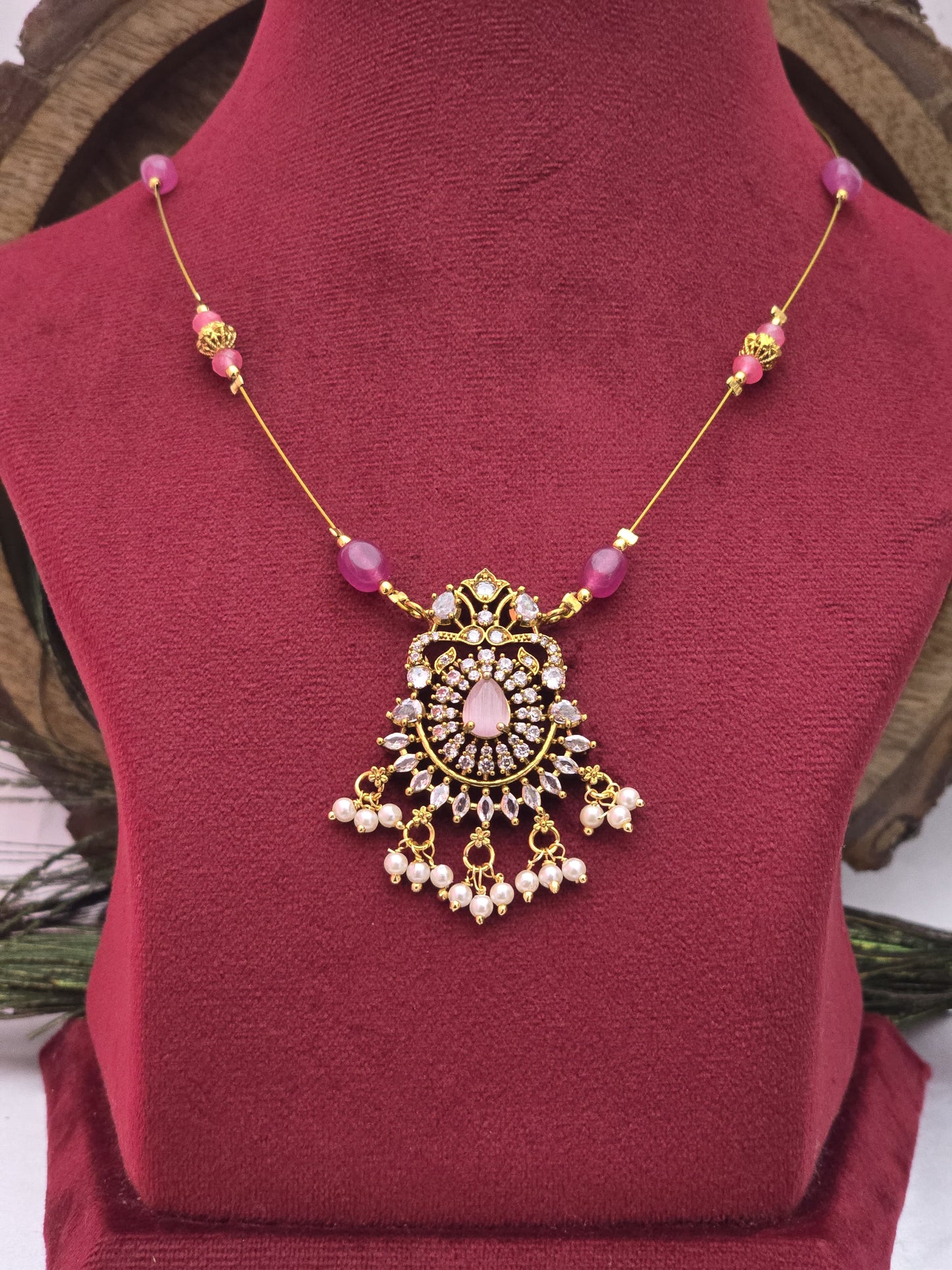 Invisible designer Necklace TE1367