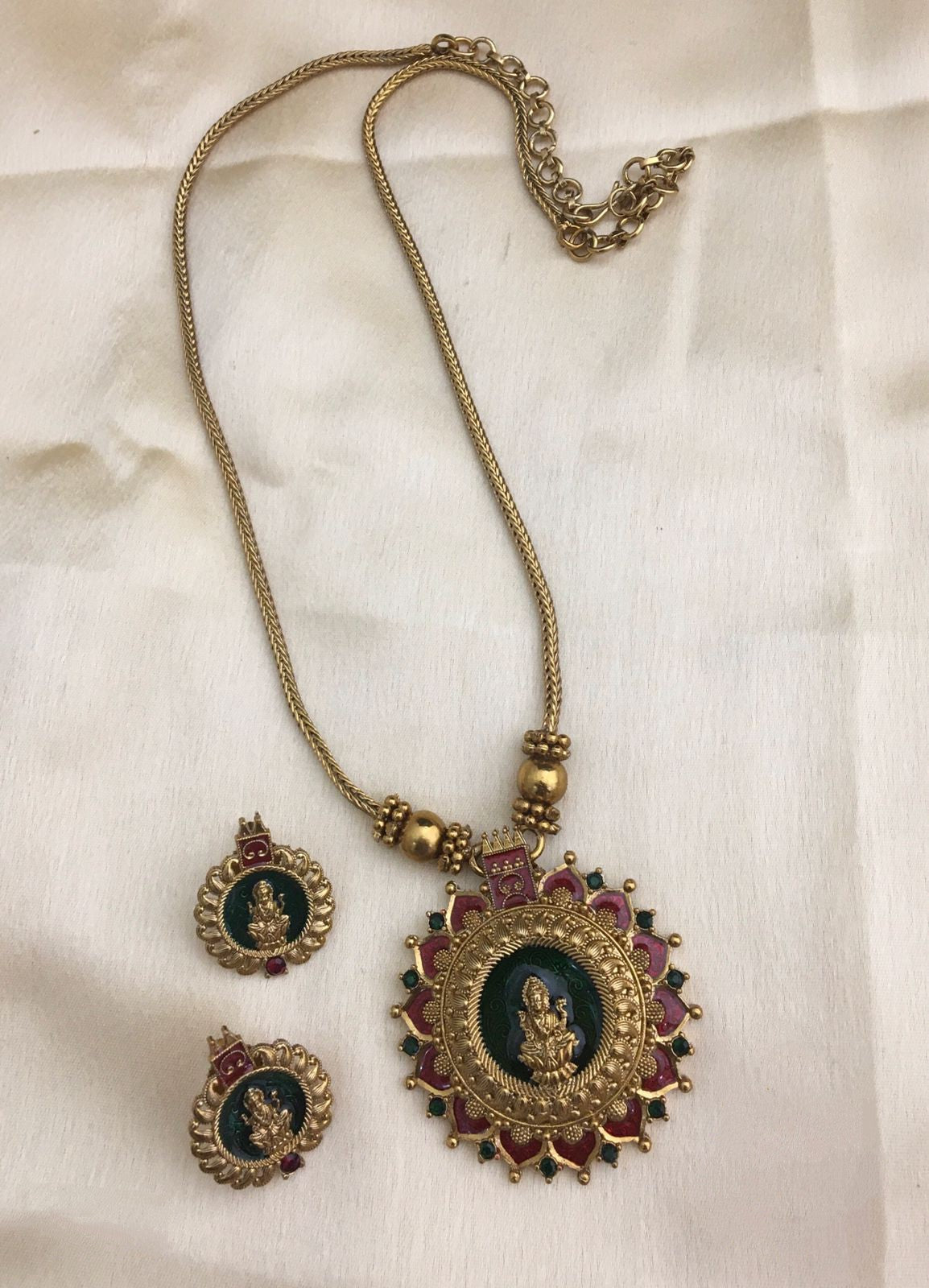 Lakshmi Pendant Palakka Stone-TE1585