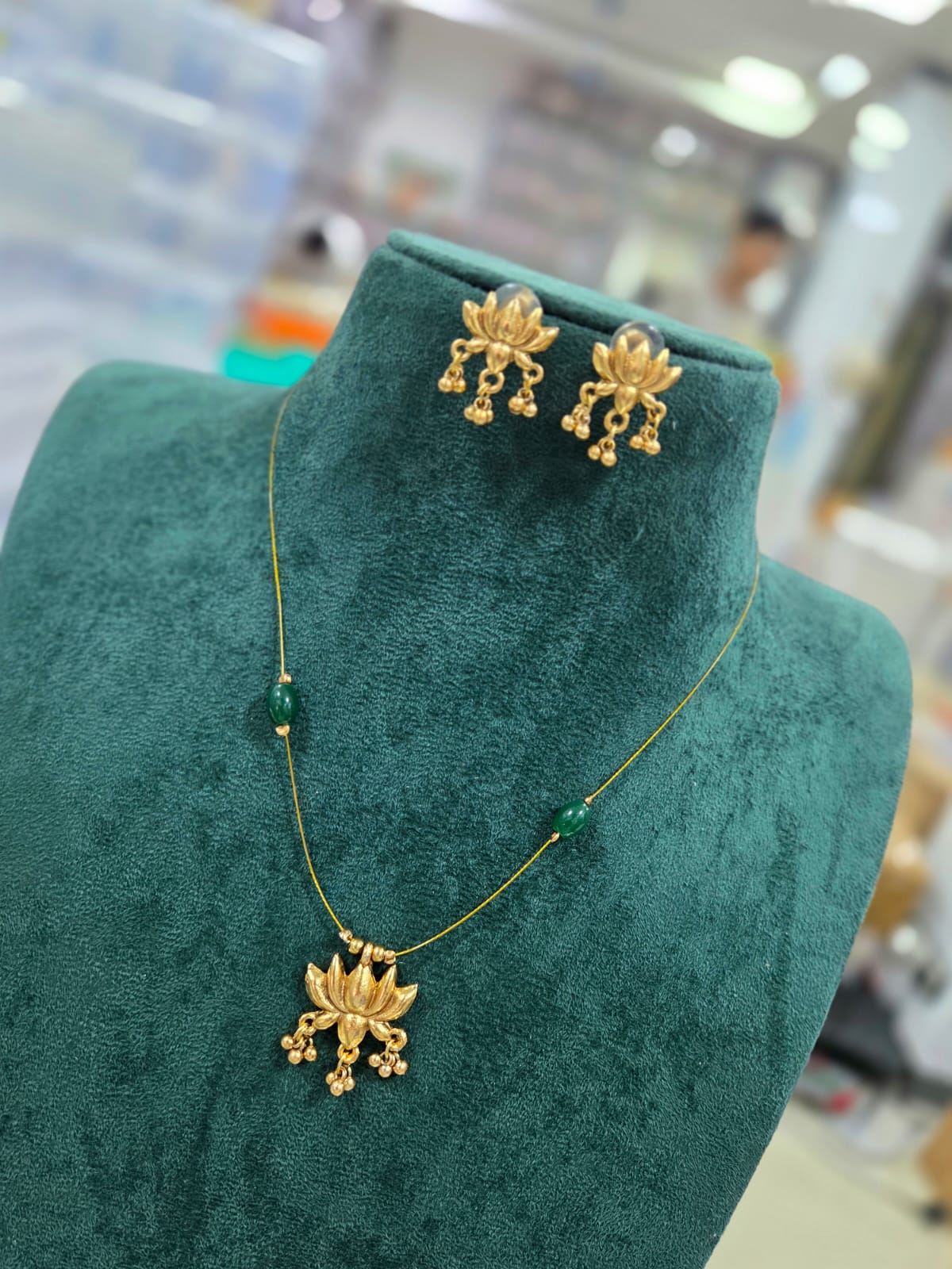 Invisible Lotus necklace