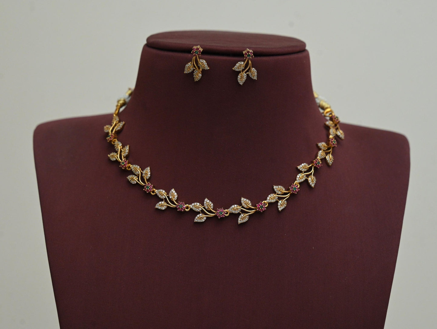 Beautiful Leaf Design Necklace-TE1508