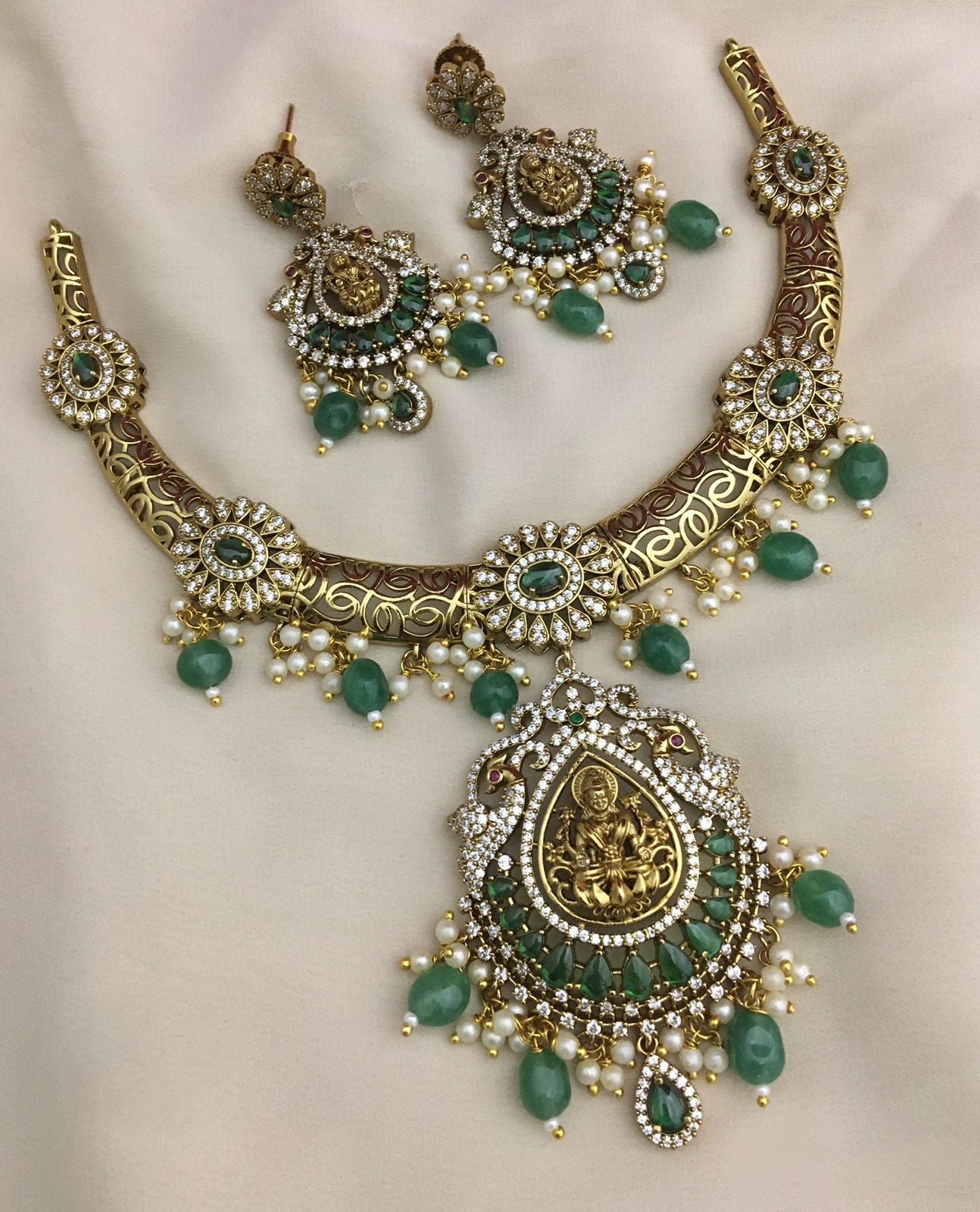 Beautiful Victorian Necklace-TE1354