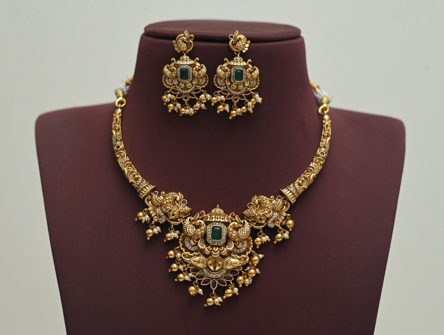 Antique Neckset
