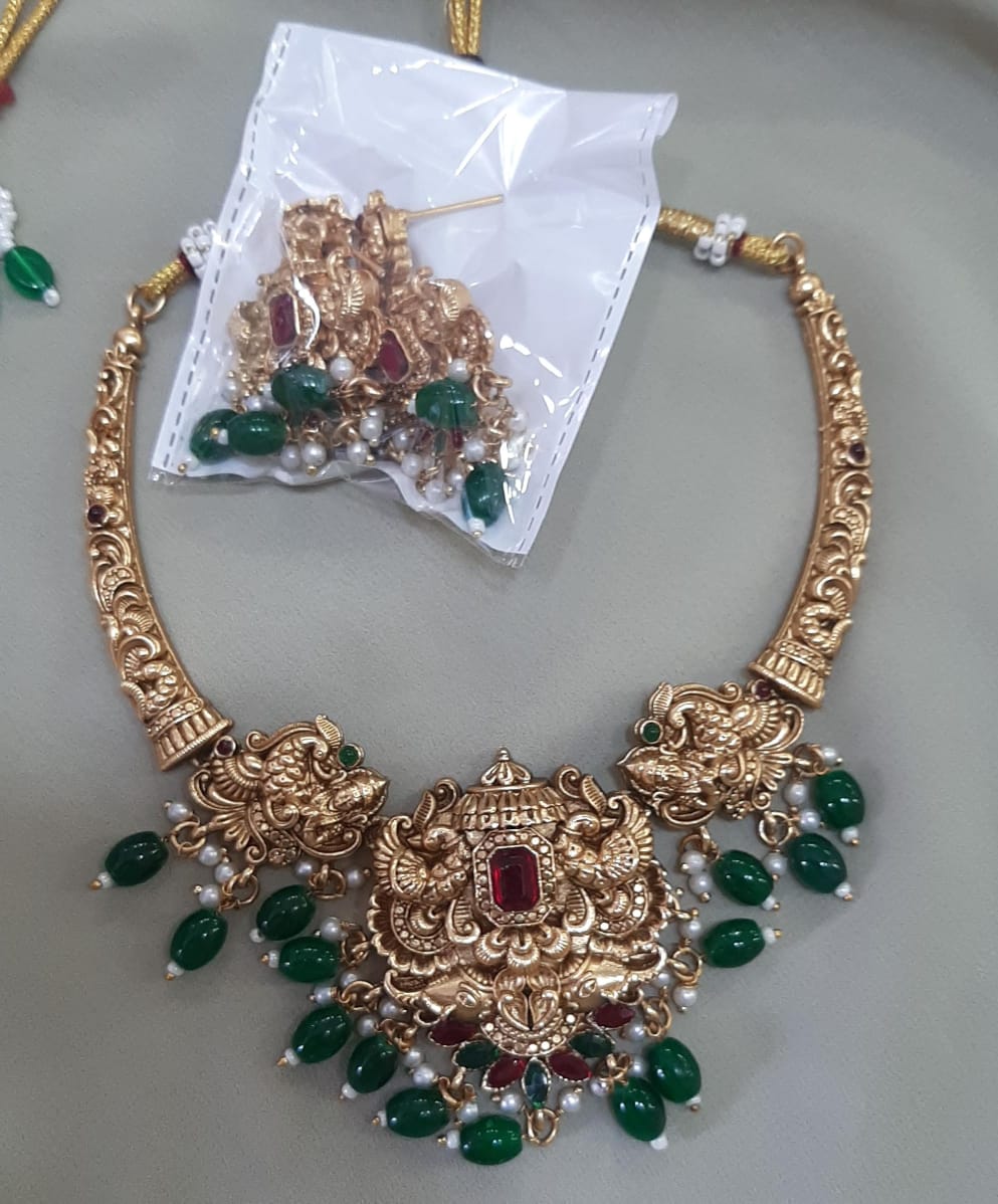 Antique neckset