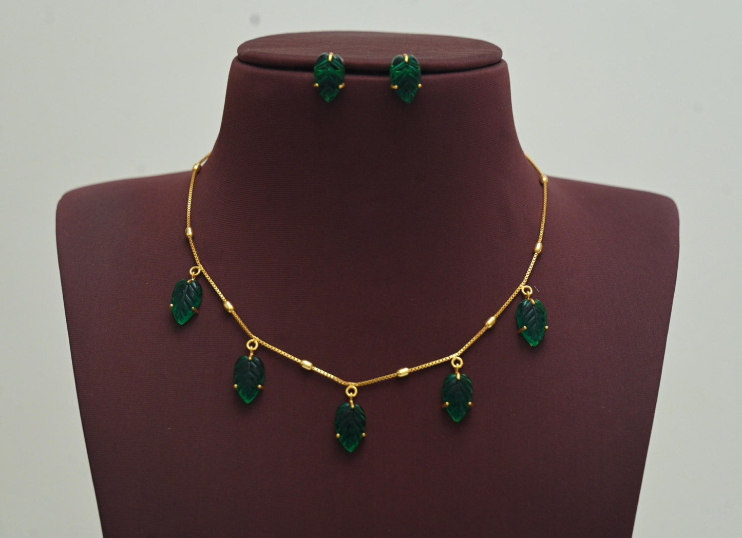 Leaf Design Neckset