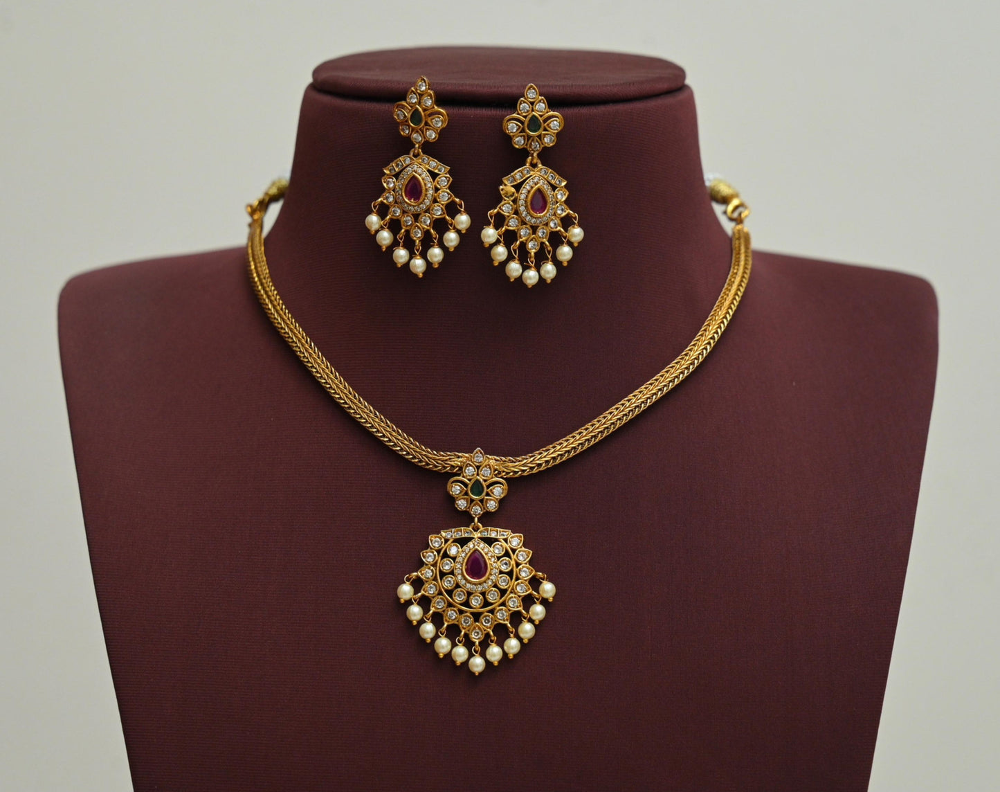 Attigai Neckset
