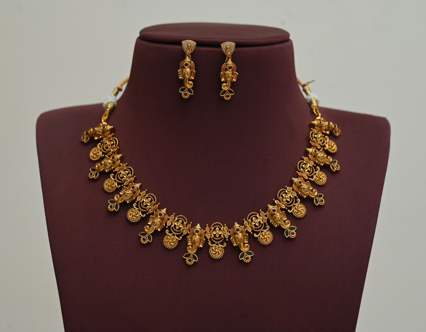 Antique Neckset