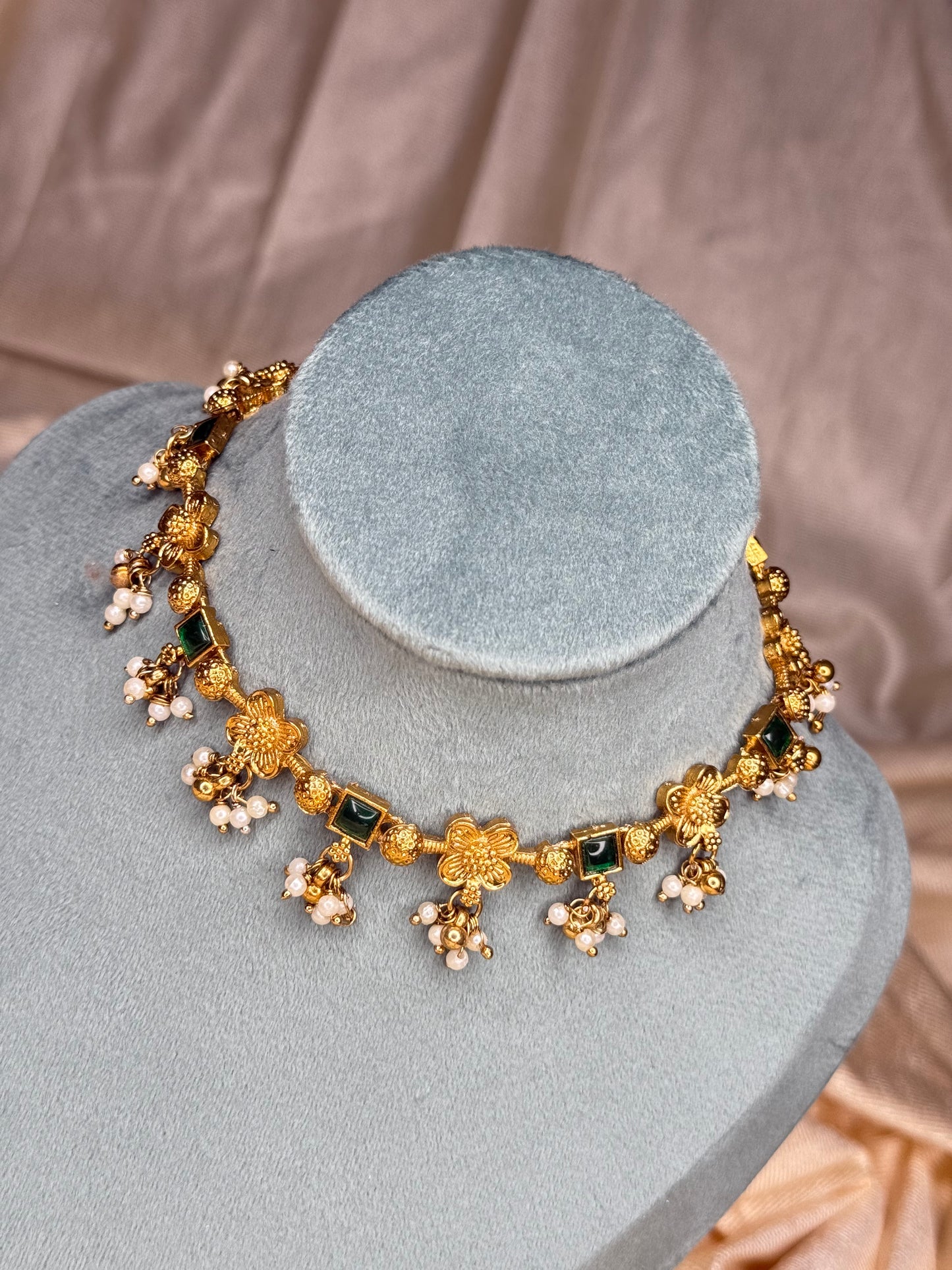 Green Flower Neckset Onam - TE502