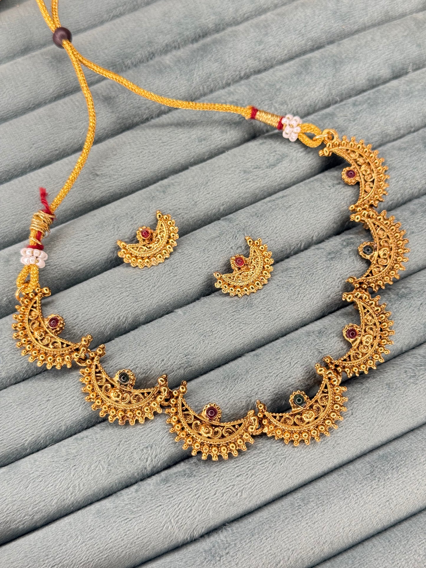 Chandra Chocker Onam- TE501