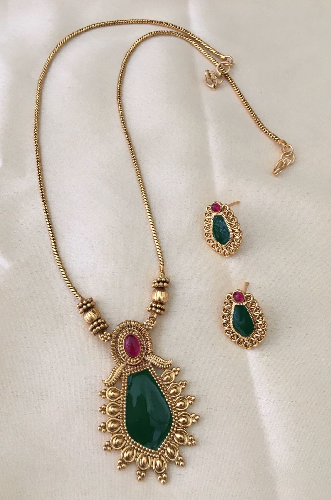 Beautiful Pendant Set-TE1258