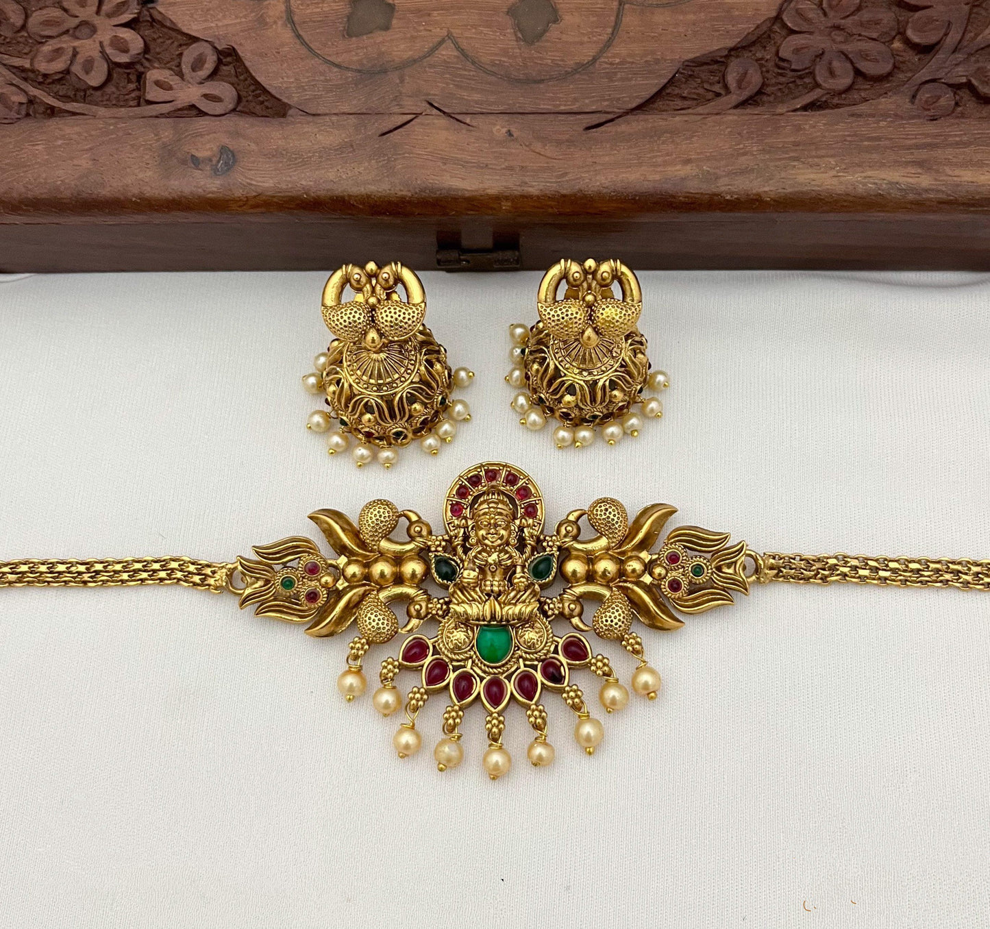 Goddess Lakshmi High Neck Choker Set-TE1264