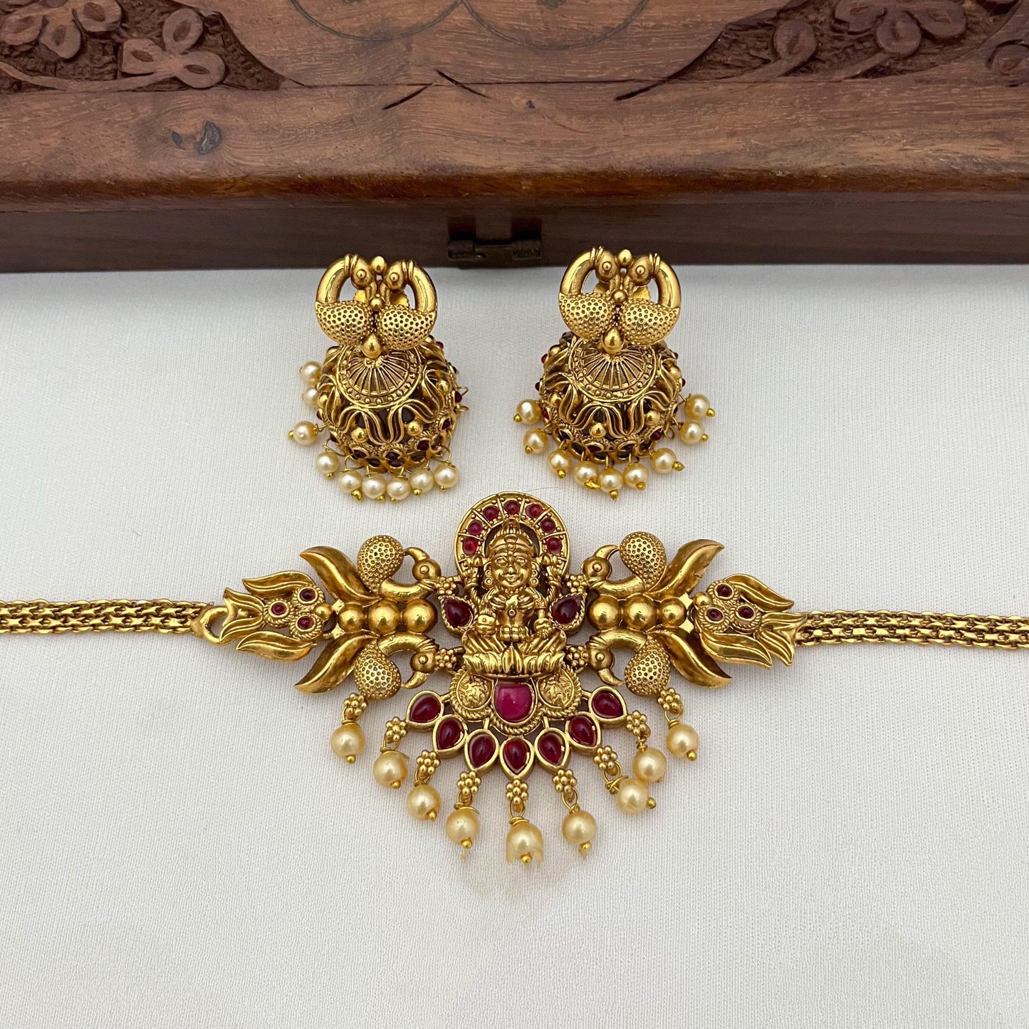 Goddess Lakshmi High Neck Choker Set-TE1264