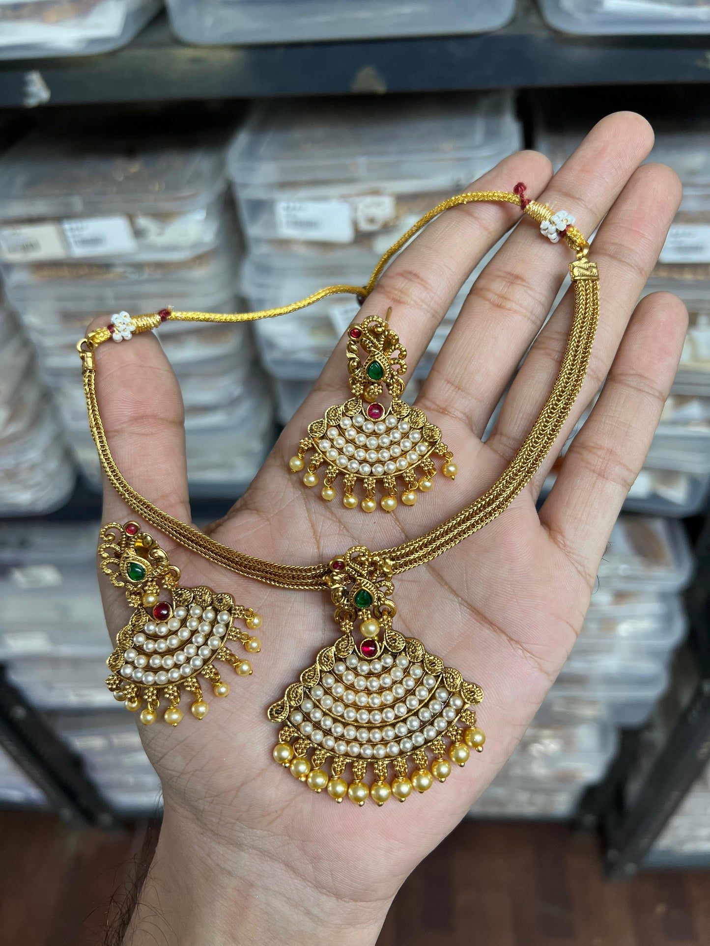 Pearl Pendant Neckset