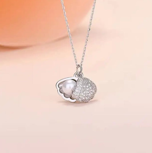 Beautiful Shell Pearl Pendant Necklace-TE210