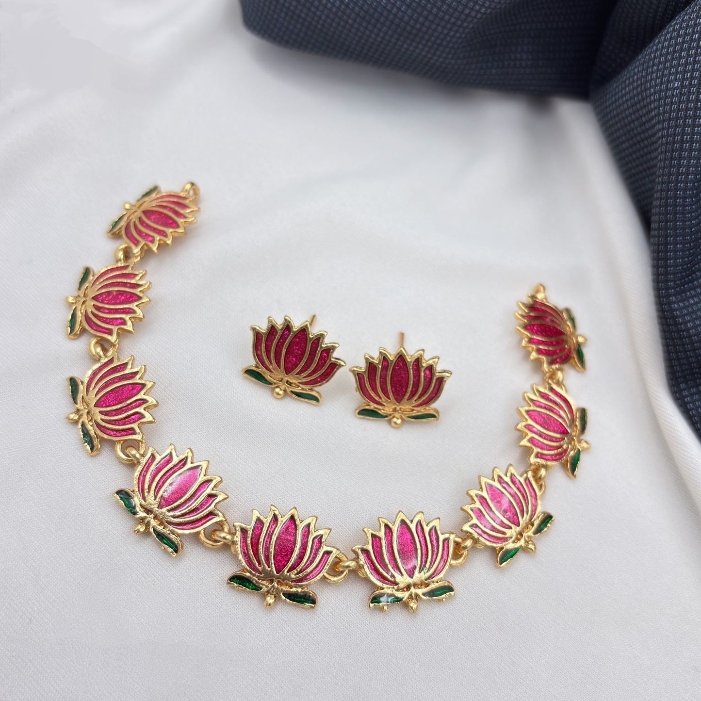 Lotus high neckset