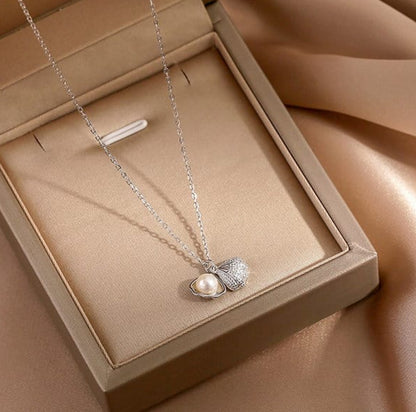 Beautiful Shell Pearl Pendant Necklace-TE210